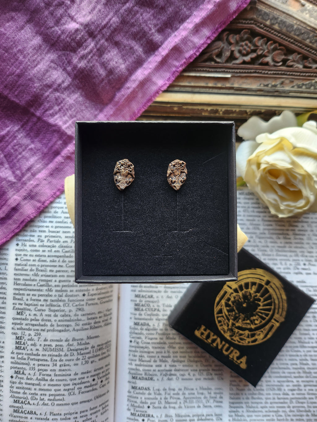 Colección Barroco Místico - Pendientes de Bronce Hechos a Mano