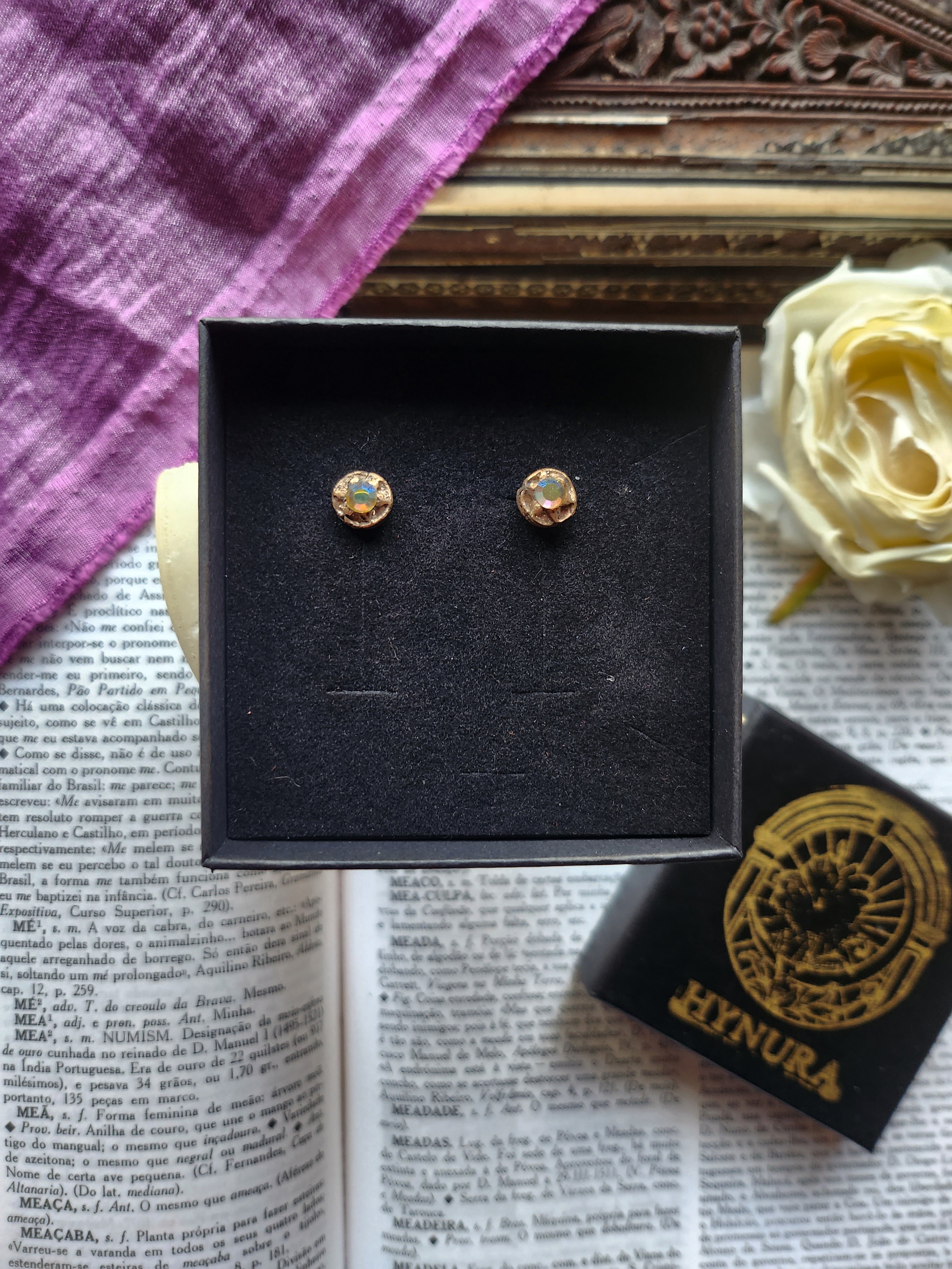 Pendientes de Bronce Hechos a Mano con Ópalo Amarillo y Cristal
