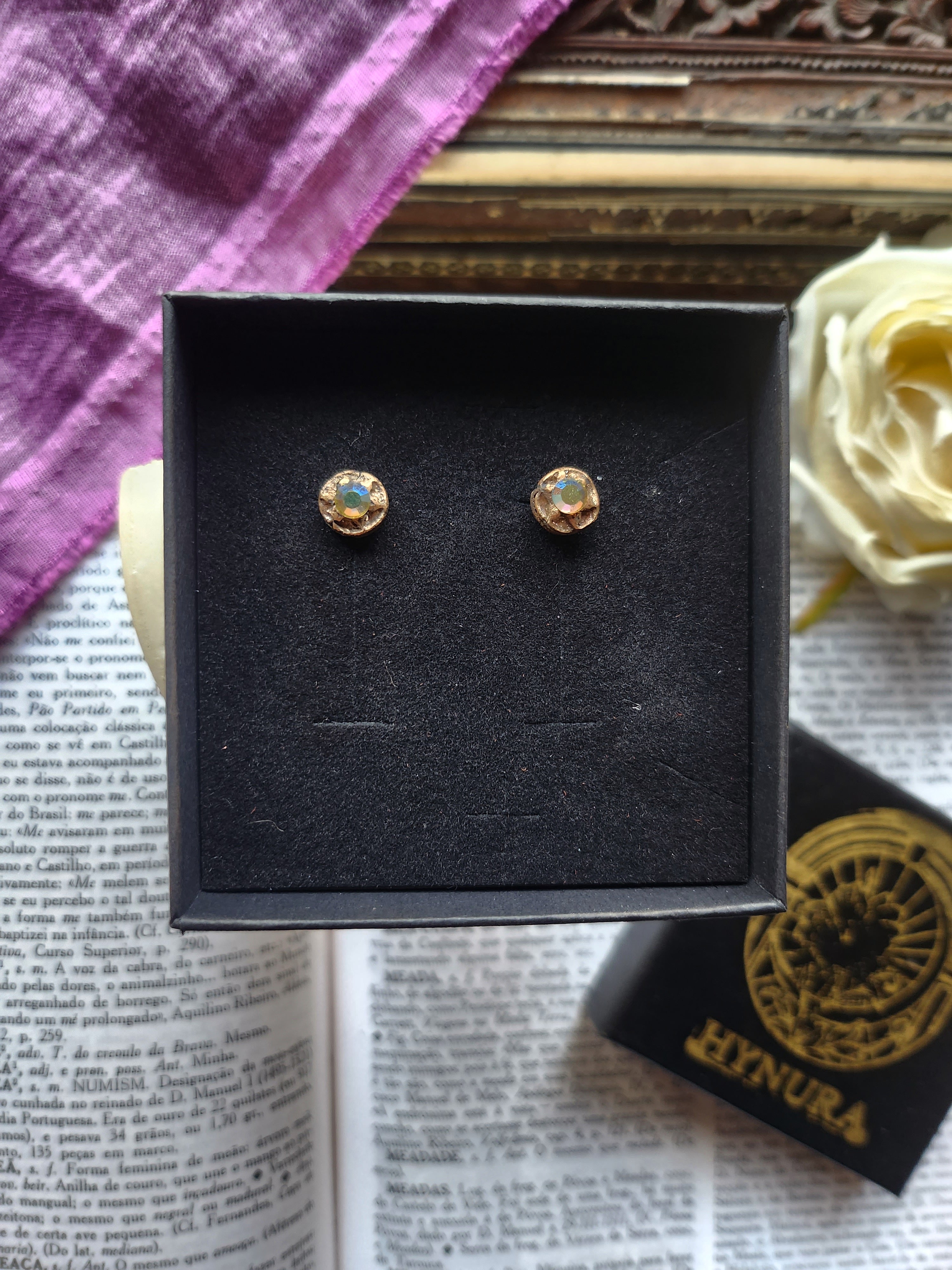 Pendientes de Bronce Hechos a Mano con Ópalo Amarillo y Cristal