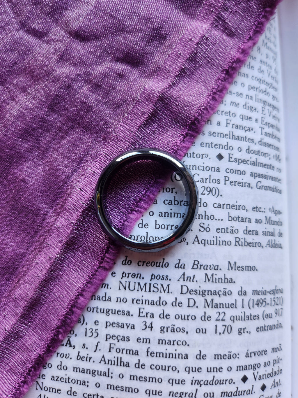 Anillo de Hematita de Corte Facetado