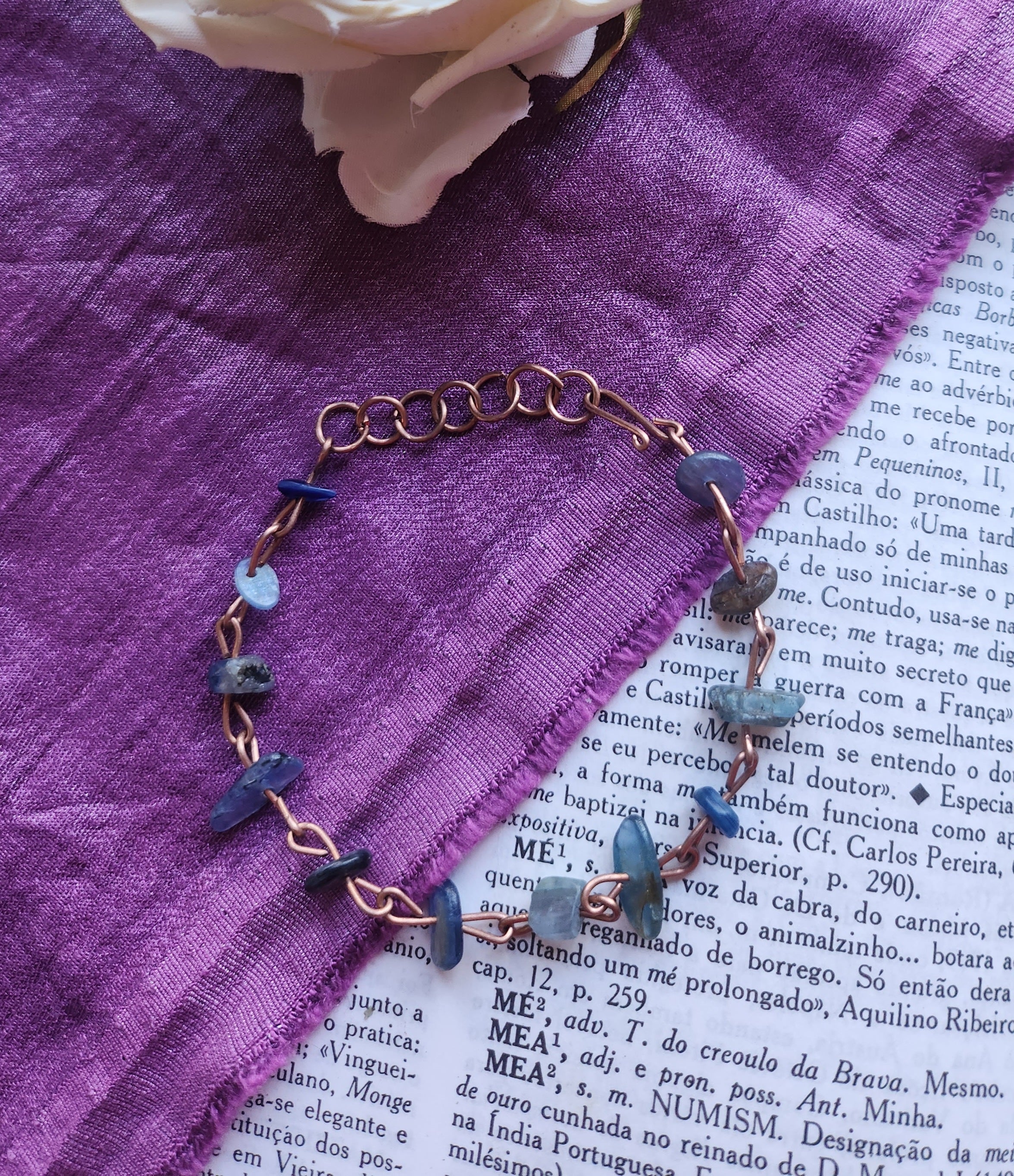 Pulsera de cianita y cobre