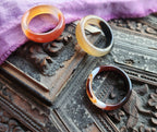 Anillo de ágata naranja con corte facetado