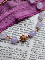 Pulsera de amatista y cobre hecha a mano