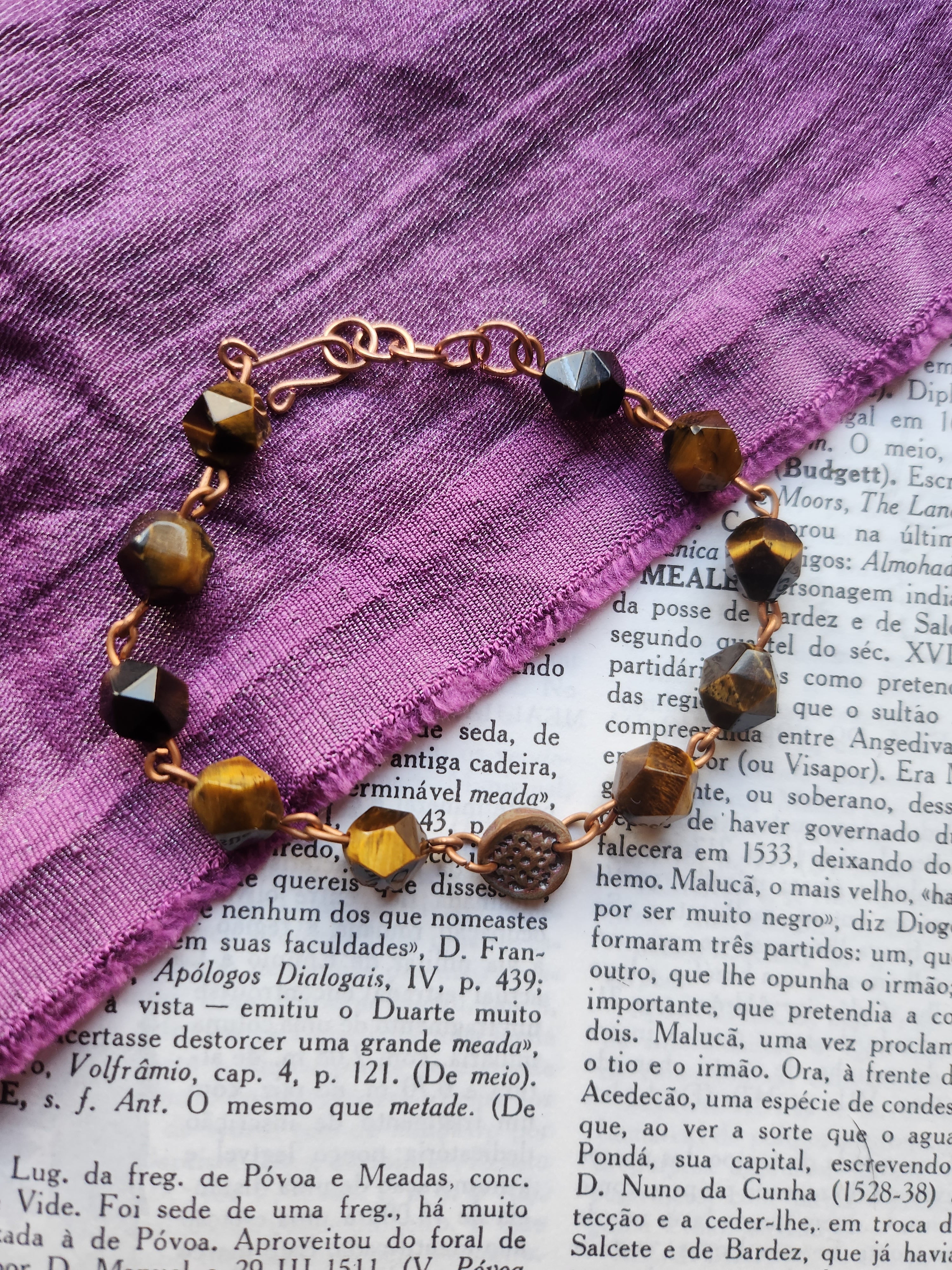 Pulsera Artesanal de Ojo de Tigre y Cobre