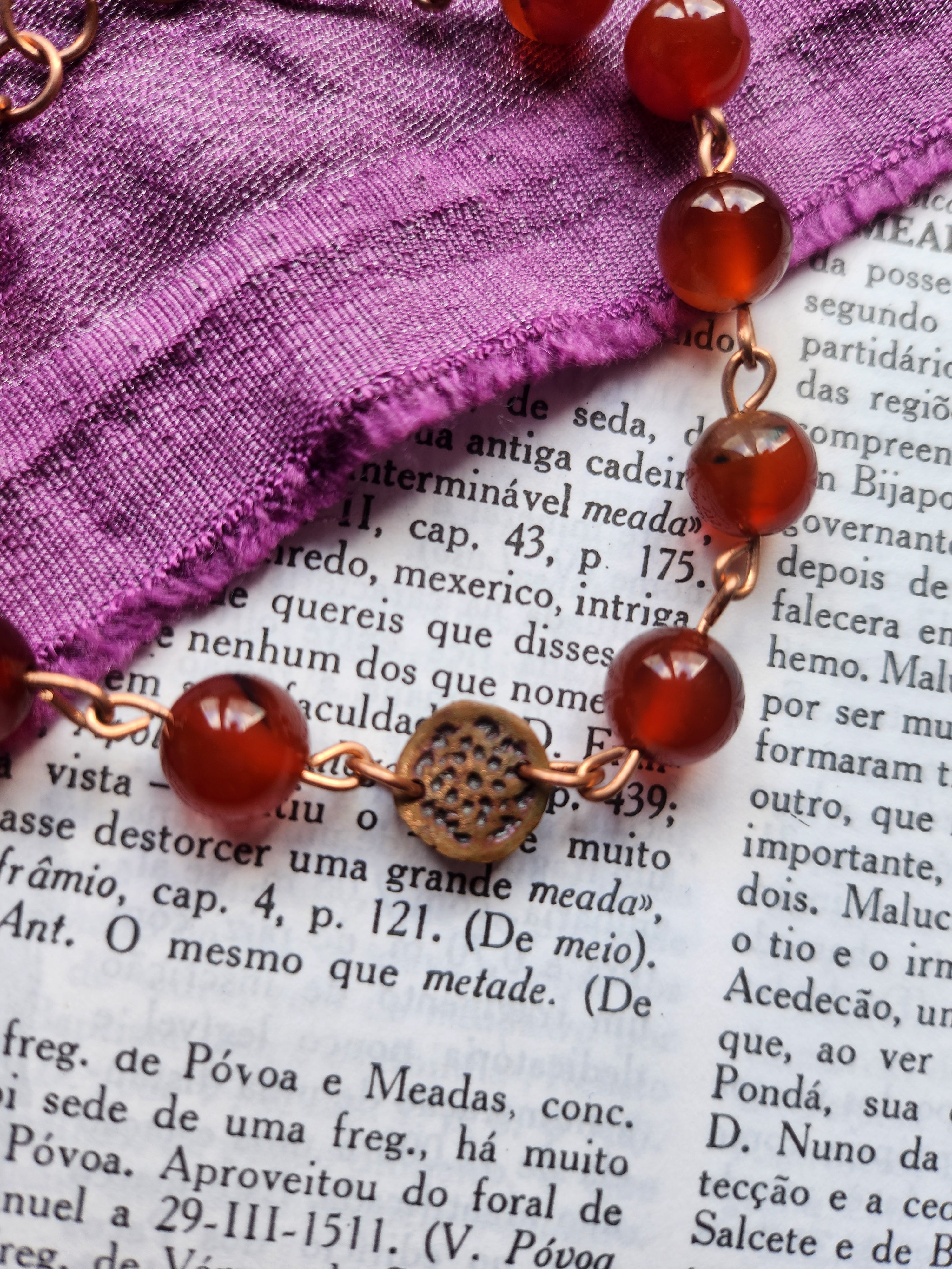 Pulsera artesanal de cornalina y cobre