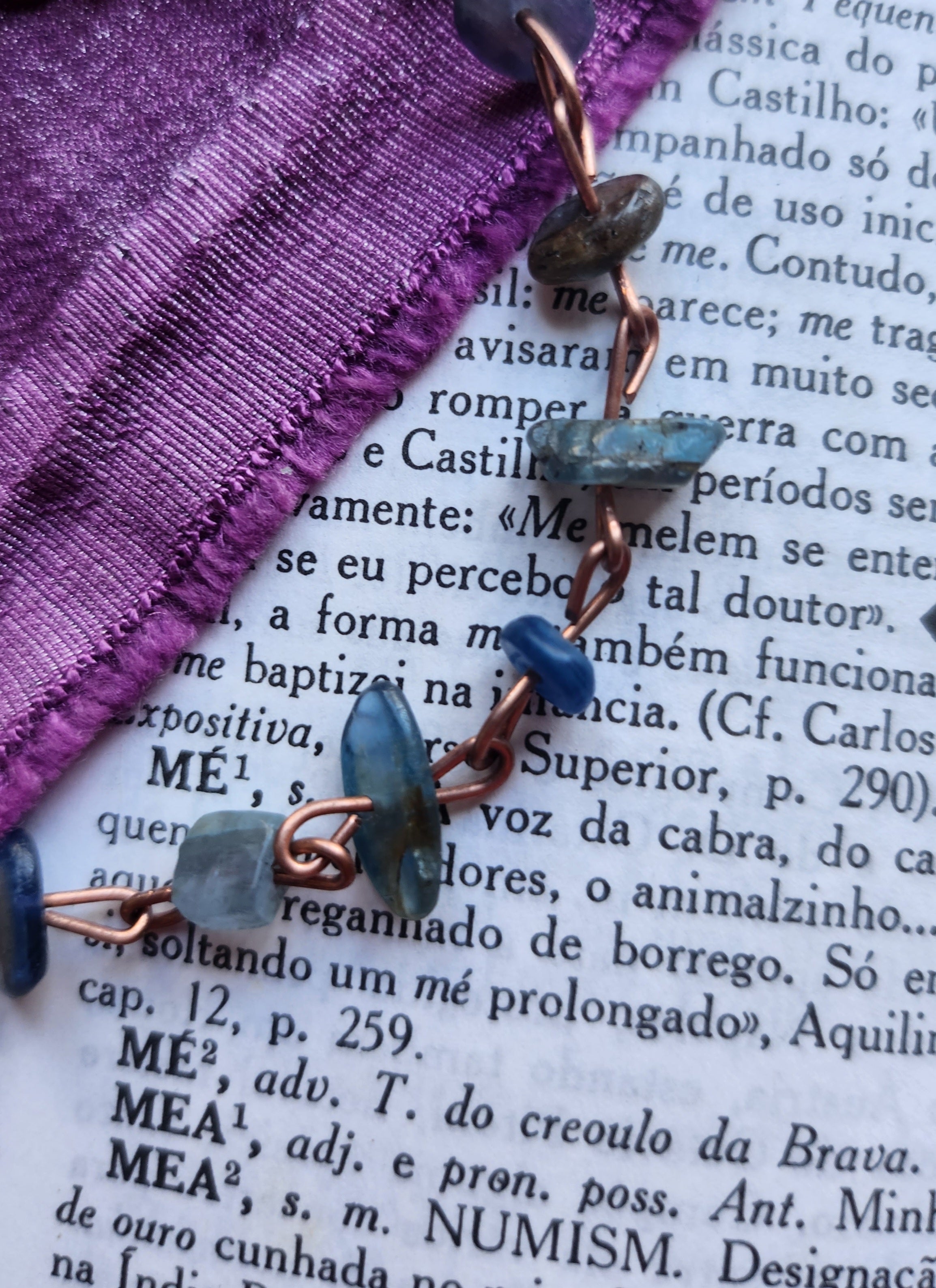 Pulsera de cianita y cobre